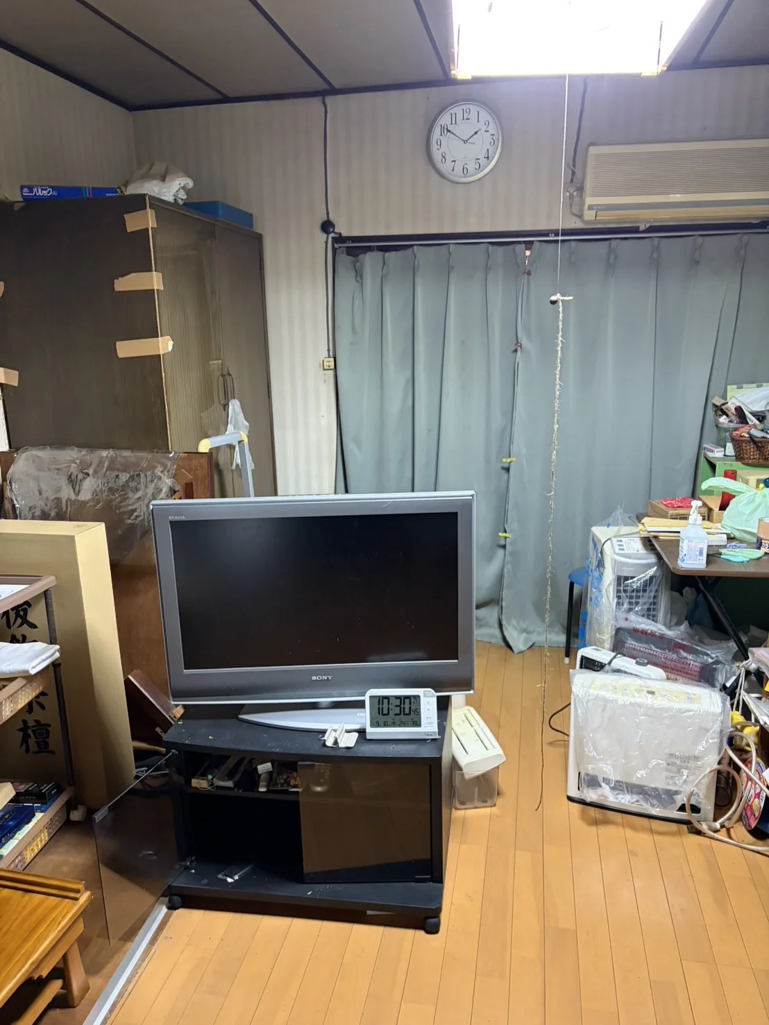 名古屋市西区の遺品整理、居室の作業前の様子